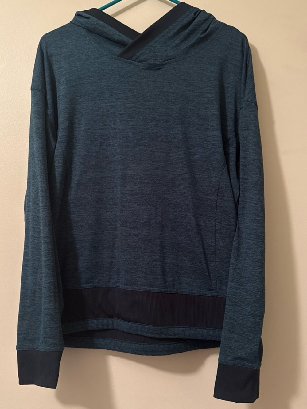 Mondetta Hooded Pullover in Teal and Navy